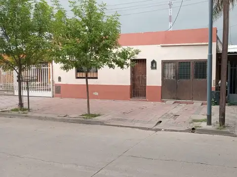 SE VENDE CASA 2 DORMITORIOS EN VILLA AZALAIS