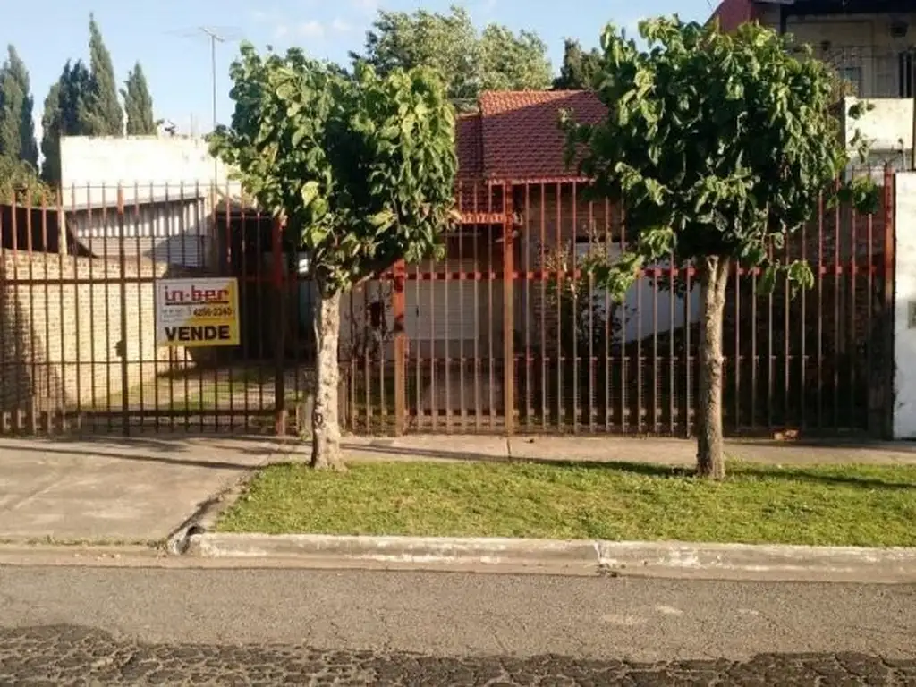 Casa - Venta - Argentina, BERAZATEGUI - CALLE 18 4459