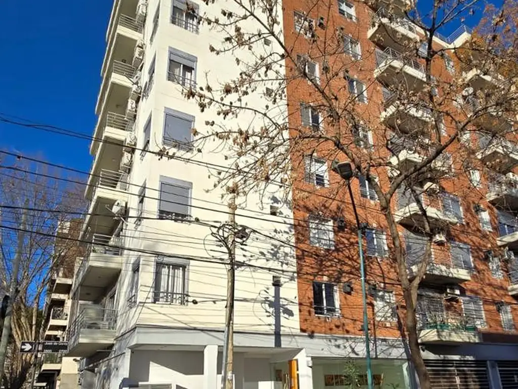 COCHERA CUBIERTA A 1 CUADRA DE AVENIDA MAIPU EN VENTA. OLIVOS