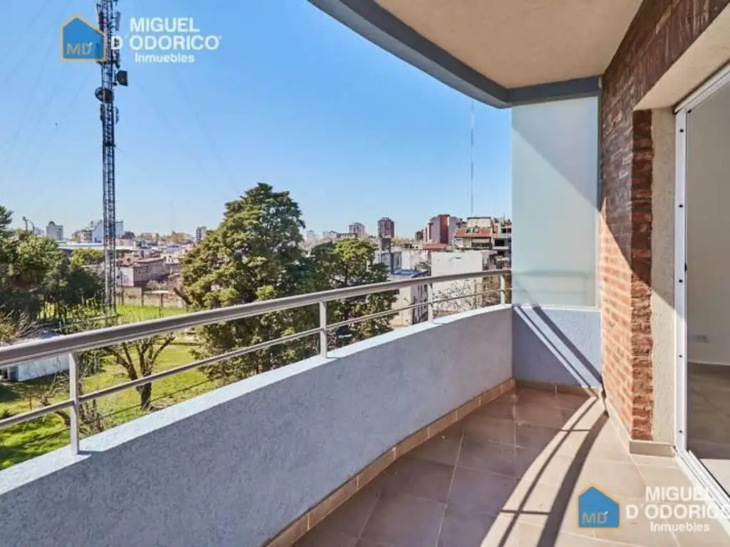 Venta departamento 3 ambientes con cochera en Floresta