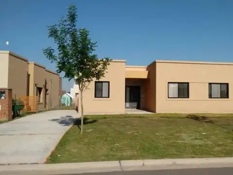 Excelente casa en venta en el Barrio San Eduardo, Pilar del - Foto 0