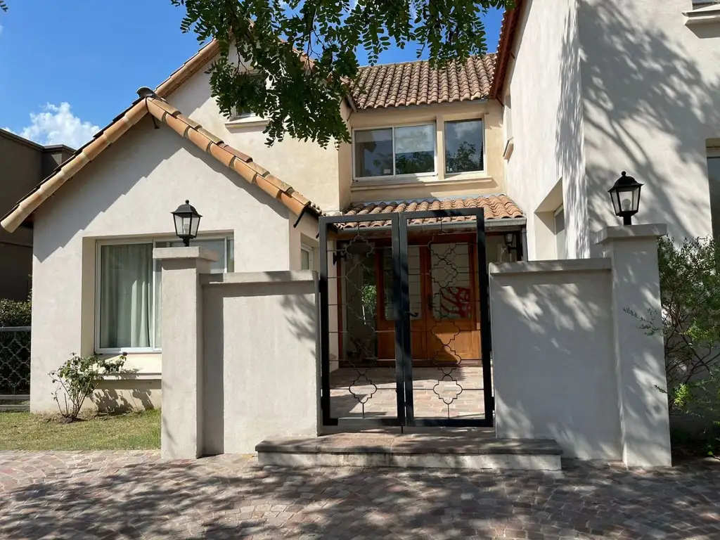 CASA EN VENTA EN SANTA MARIA DE LOS OLIVOS