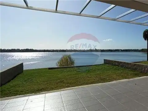 DEPARTAMENTO EN VENTA 2 AMB JARDIN AL AGUA