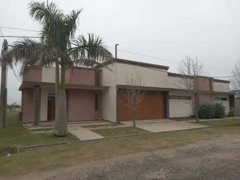 SE ALQUILA CASA EN AVELLANEDA, SANTA FE-AIRE Y SOL