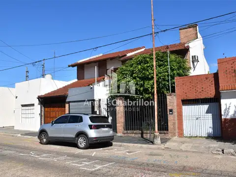 Hermosa casa en barrio Lezca