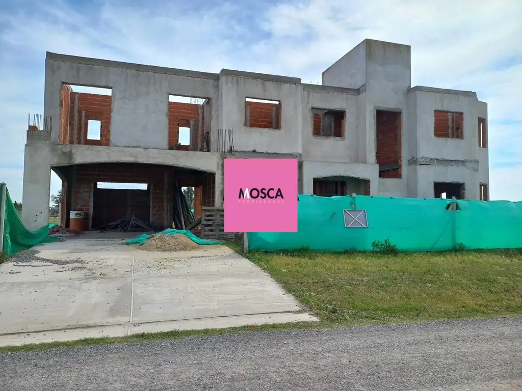 Vendo casa a terminar  Comarcas de Lujan Barrio San Roque