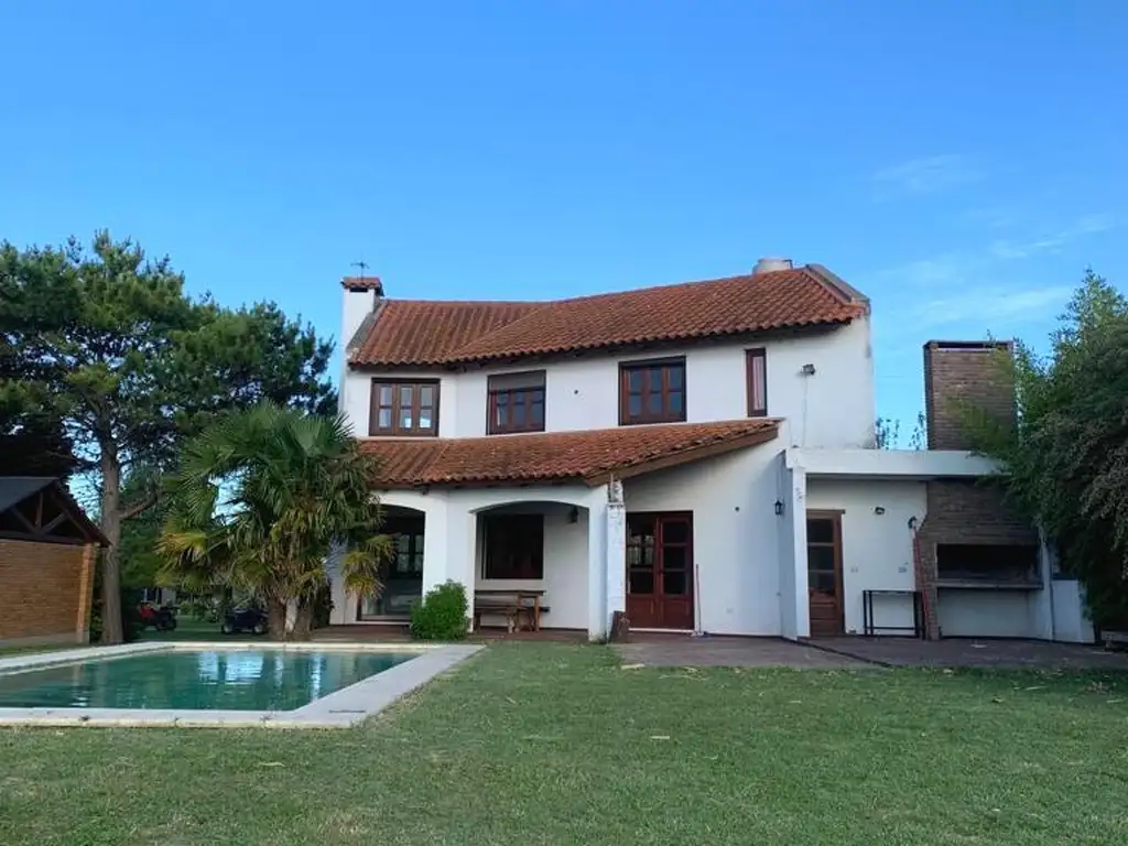 Casa de 3 dormitorios al lago en Solares del Carcaraña - Pueblo Carcaraes