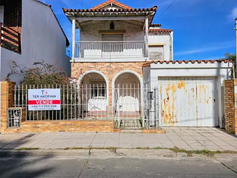 Chalet en Venta en Villa Sarmiento - Zona Ward