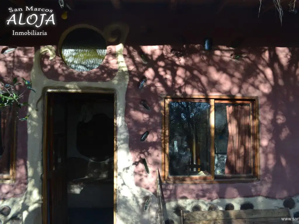 Vendo casa de 1 dorm. construcción natural en San Marcos Sierras -00441-