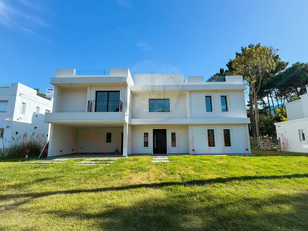 CASA EN VENTA EN ZONA EXCLUSIVA PINAMAR NORTE