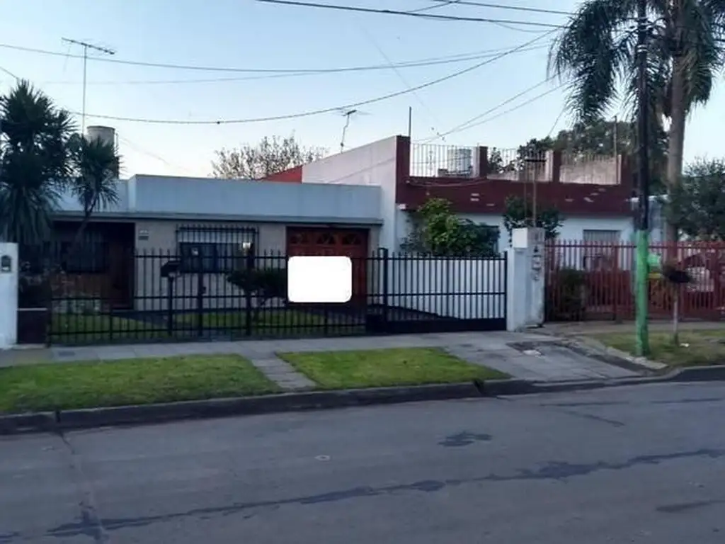 Casa  en Venta ubicado en Villa Santos Tesei, Hurlingham, G.B.A. Zona Oeste - AMA0155_LP545277_8