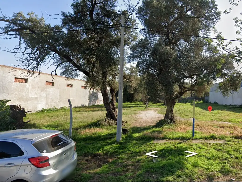 Amplio terreno a 3 cuadras del río en Granadero Baigorria.