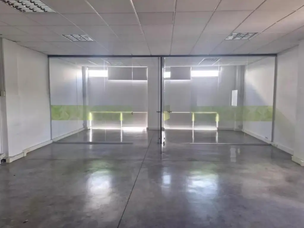 Oficina 100m2 y 5 Cocheras en Centro Uruguay Norte