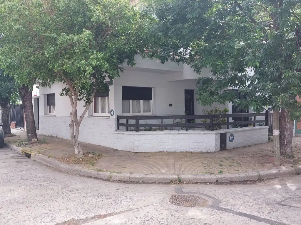 Casa - Venta - Argentina, Lanús - SENADOR QUINDIMIL 3300