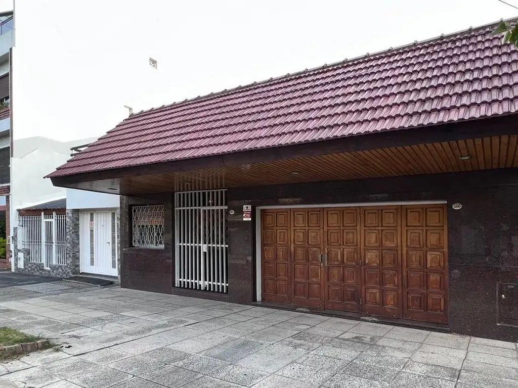 Venta Casa 4 ambientes Naón Mataderos