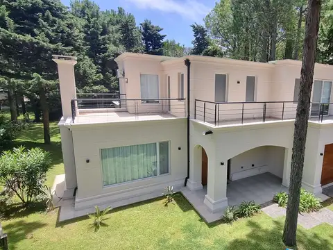 Casa en alquiler temporal en Pinamar Norte