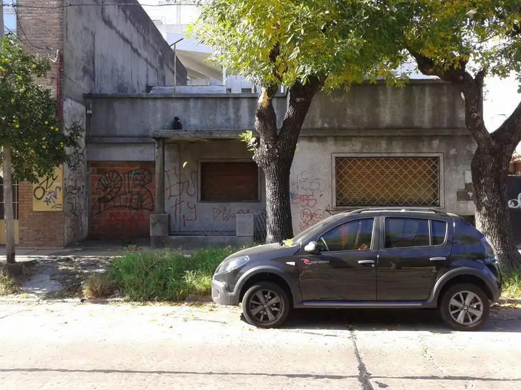 casa a reciclar en Martínez. 10x23.