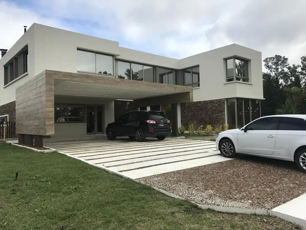 Casa en Venta en City Bell - Lomas de City Bell - Dacal Bienes Raíces