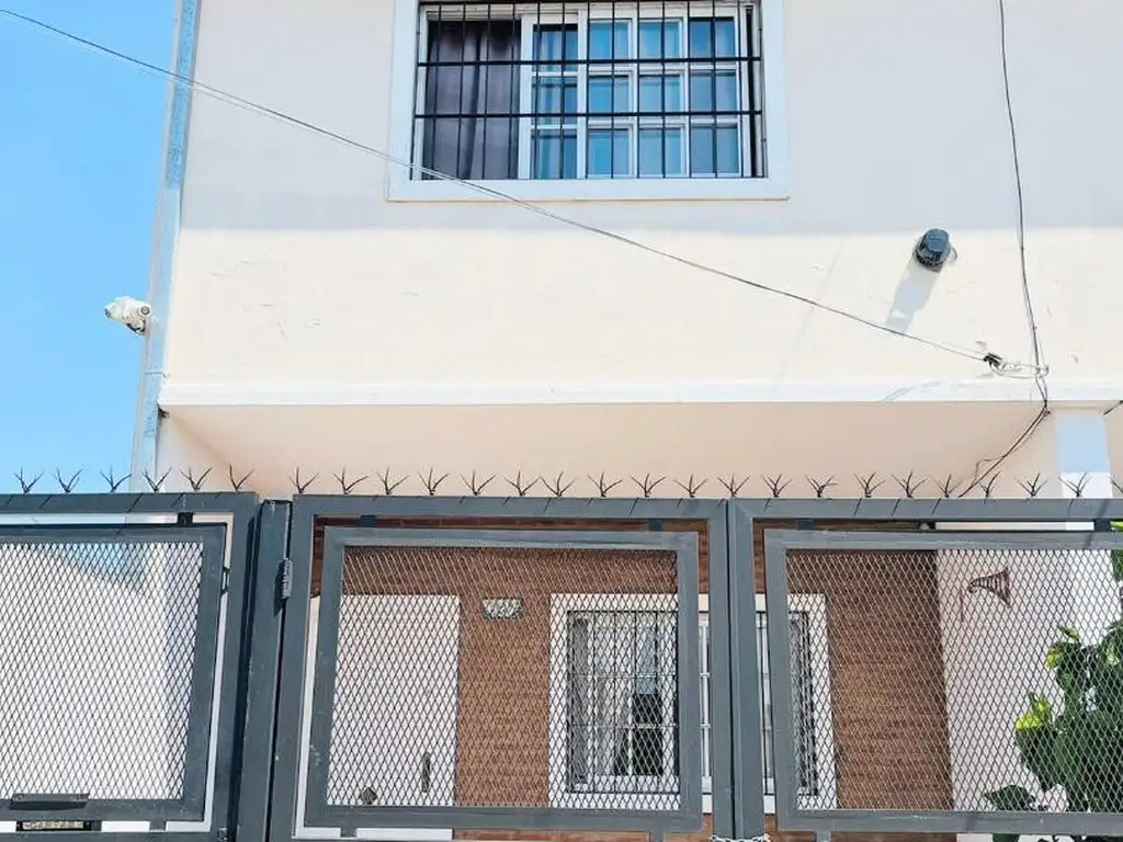 VENTA DUPLEX TRES AMBIENTES EN JOSE C PAZ