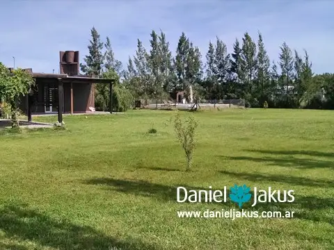 CASA EN VENTA-302 e/ 50 y 52-BARRIO "EL RODEO"-LA PLATA-DANIEL JAKUS PROPIEDADES