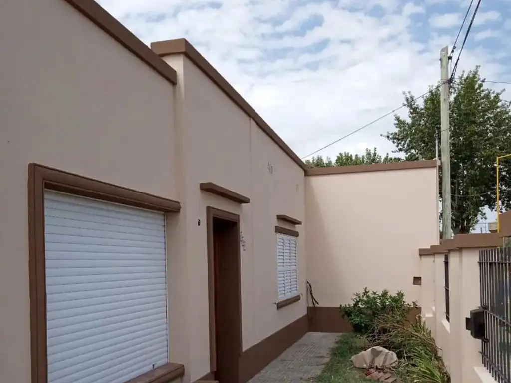 Casa  en Venta en Roque Perez