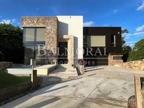 Importante casa en alquiler - Pinamar Centro (8279)