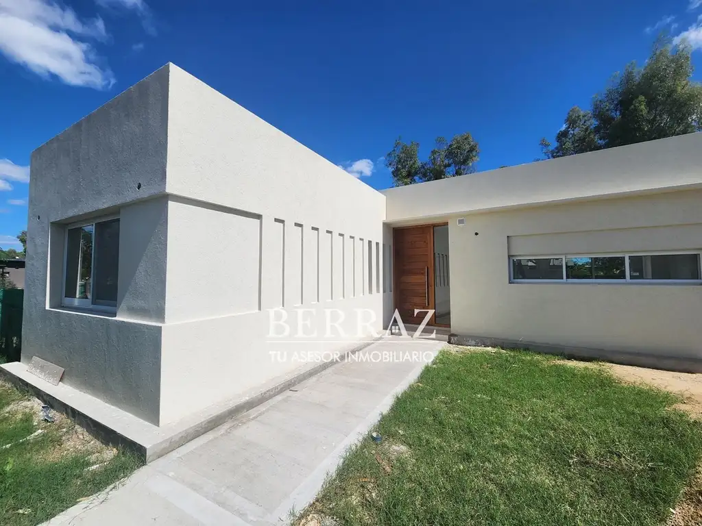 Casa venta 4 ambientes en Santa Emilia Pilar del este lote de 673 m2