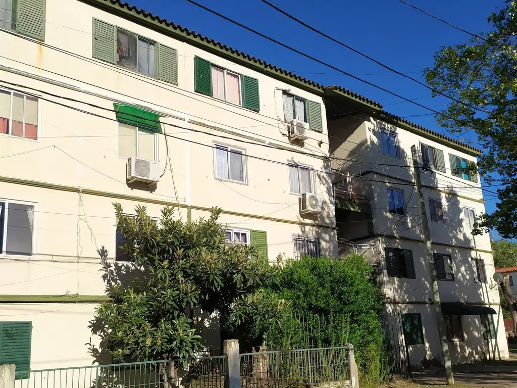 VENTA DEPTO 4 AMB - BARRIO 4 DE JUNIO, AVELLANEDA