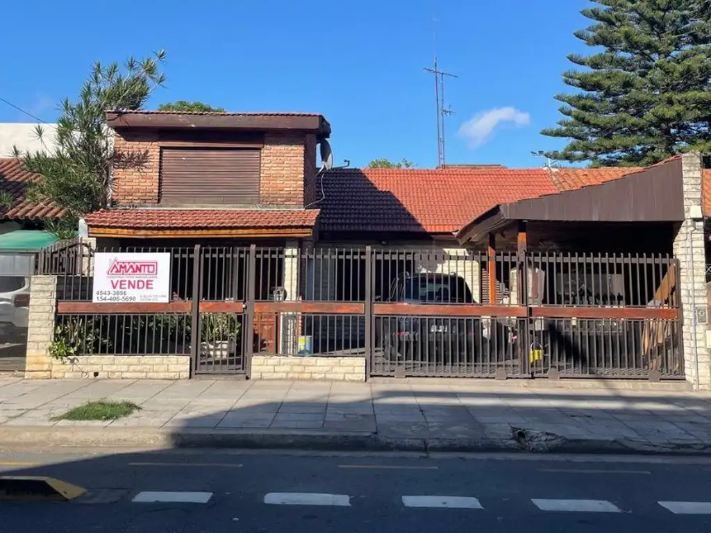 HERMOSA CASA EN SAAVEDRA