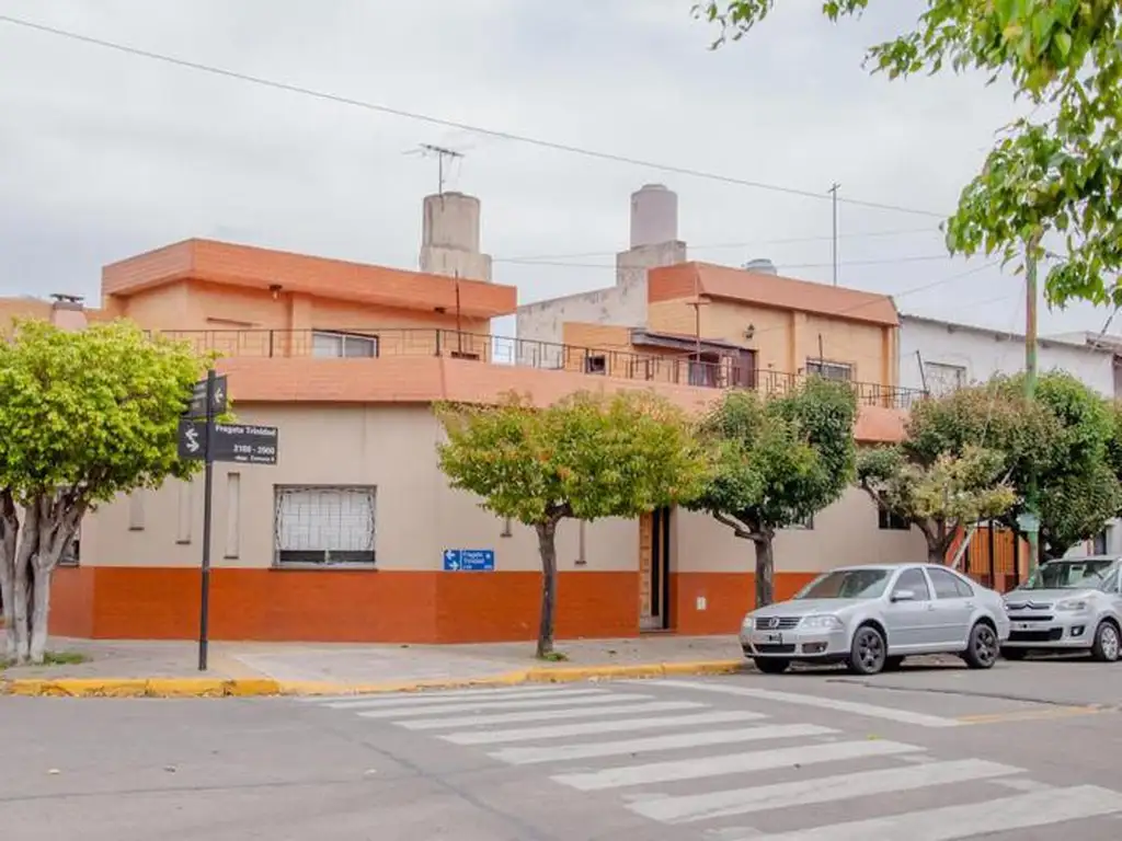 venta casa 6 ambientes en Barrio Naon - Mataderos