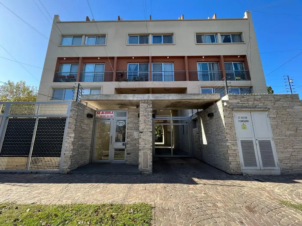 VENTA DE DUPLEX MORENO CENTRO