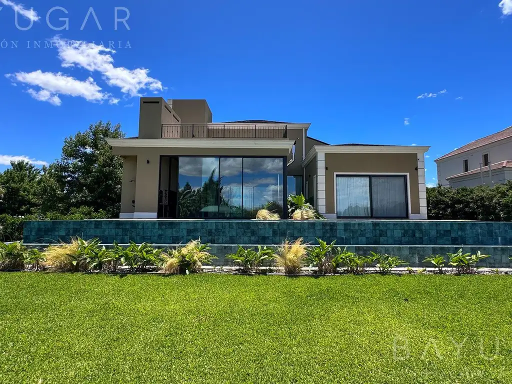 Venta - Casa estilo moderno - Barrio Pilar Golf Club