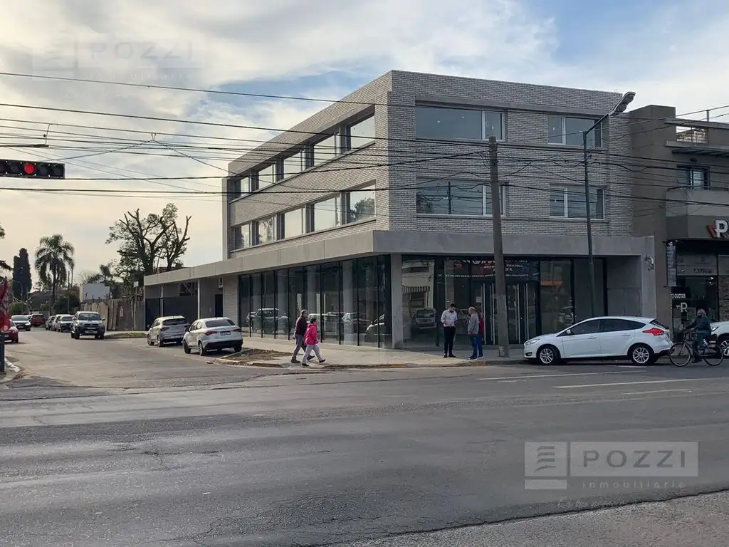 LOCALES y OFICINAS COMERCIALES - Sobre Av. H. Yrigoyen R. 197 - El Talar - POZZI INMOBILIARIA