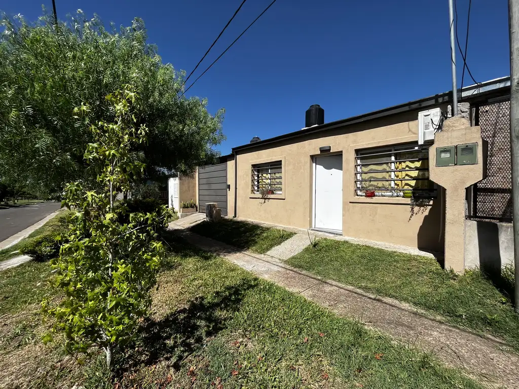 Vendo Casa dos dormitorios en Concepción del Uruguay, Entre Ríos.