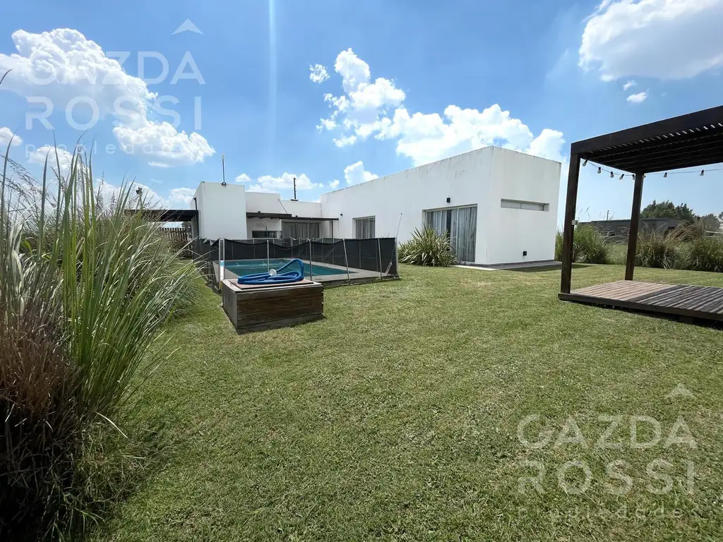 Moderna propiedad con piscina en Horizontes al sur, Canning