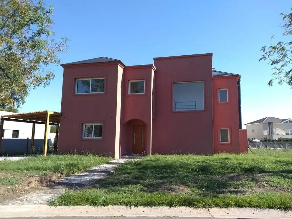 Casa en venta de 3 dormitorios c/ cochera en San Matías