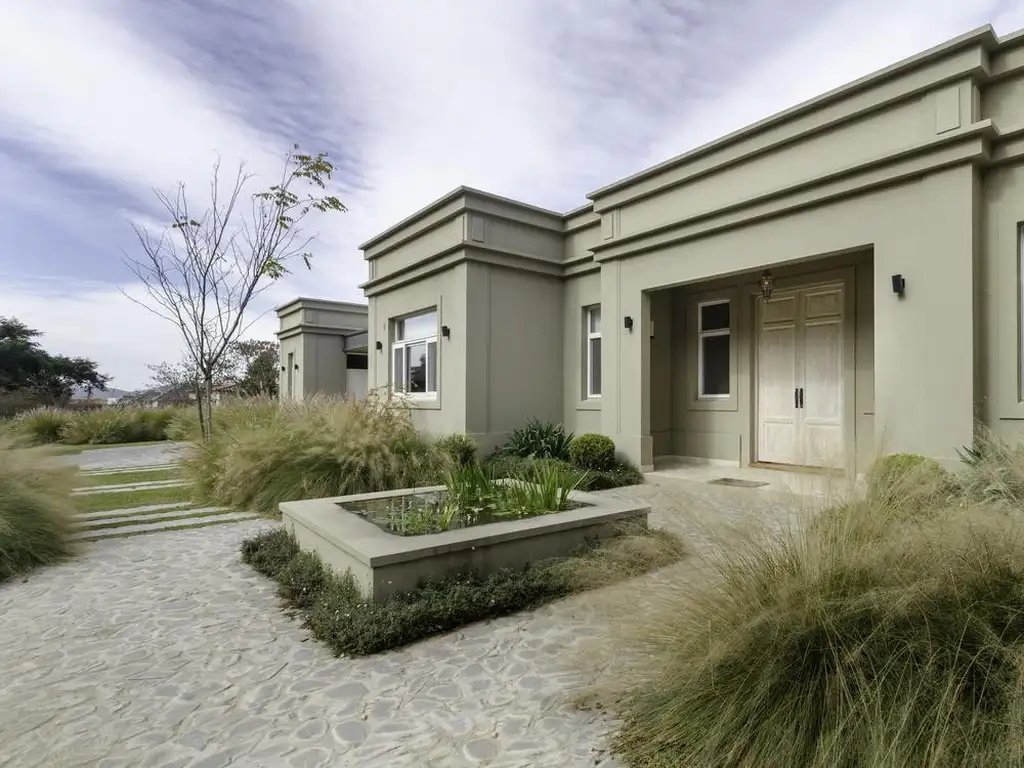 Espectacular Casa a la Venta en Valle Escondido