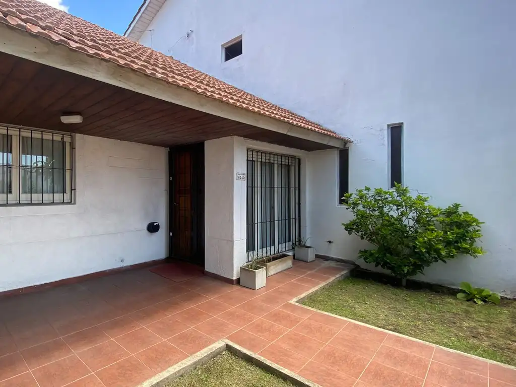 VENTA CASA 5 AMBIENTES GARAJE 150 M2 HPC P RAMOS O