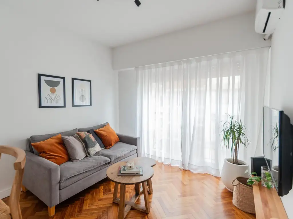 Departamento en  Venta. Dos ambientes. Balcón Frances. Retiro