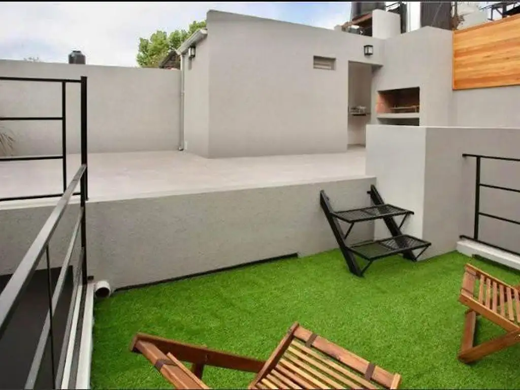 Venta casa de pasillo 2 dormitorios con terraza exclusiva