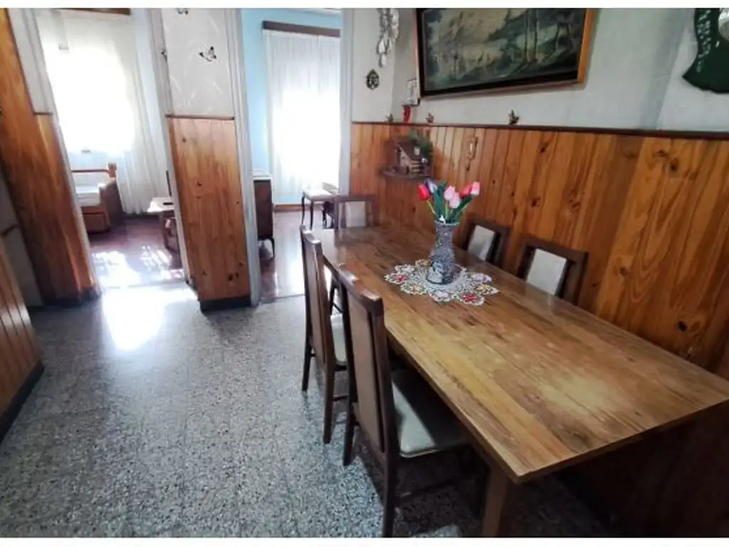 CASA EN LOTE PROPIO DE 8,66X21, EXCELENTE UBICACIÓN Y COMODIDADES, Piedrabuena 4600 - Villa Lug...