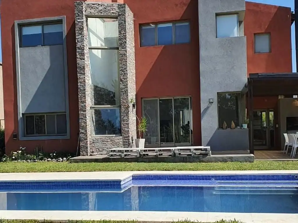 Casa Venta 5 dormitorios a estrenar, 298m2, San Benito Villa Nueva 0