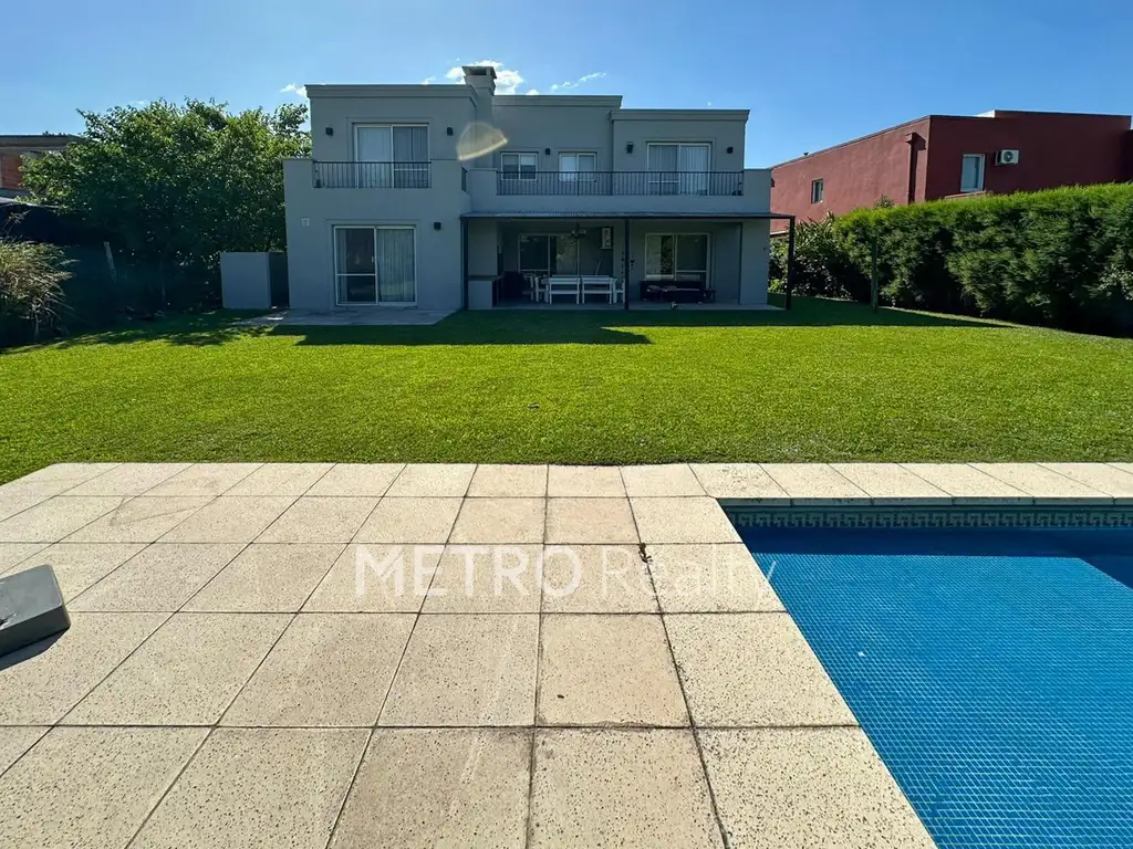 Casa en alquiler temporal con 3 habitaciones en Talar del Lago 1