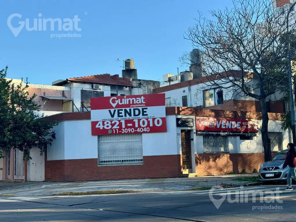 EXCELENTE ESQUINA, FRENTE A LA PLAZA -  VILLA ORTUZAR - LIDERES EN TERRENOS - GUIMAT PROPIEDADES