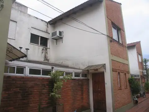 VENTA OPORTUNIDAD DUPLEX 3 AMB C/PATIO Y ESPACIO COCHERA