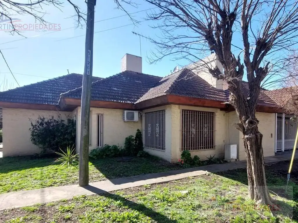 Casa en  venta en 146 y 45 (esquina)