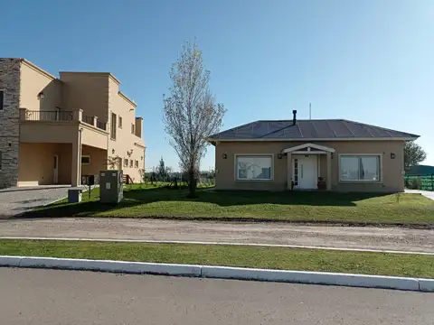 Venta Casa 3 ambientes en Club de Campo Cruz del Sur