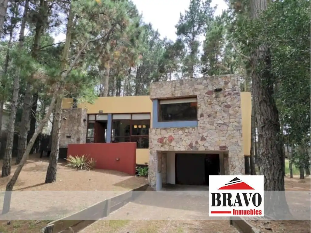 CASA de 5 AMB. SOBRE AMPLIO LOTE - Mar de las Pampas | Cod.0728