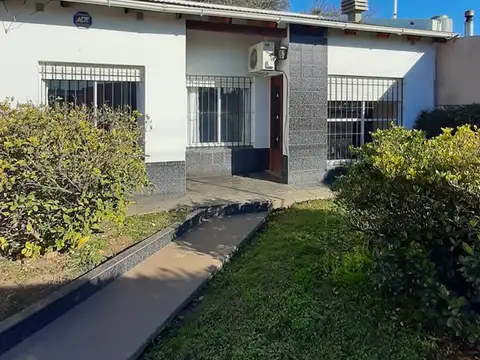 Casa  en Venta en Lobos