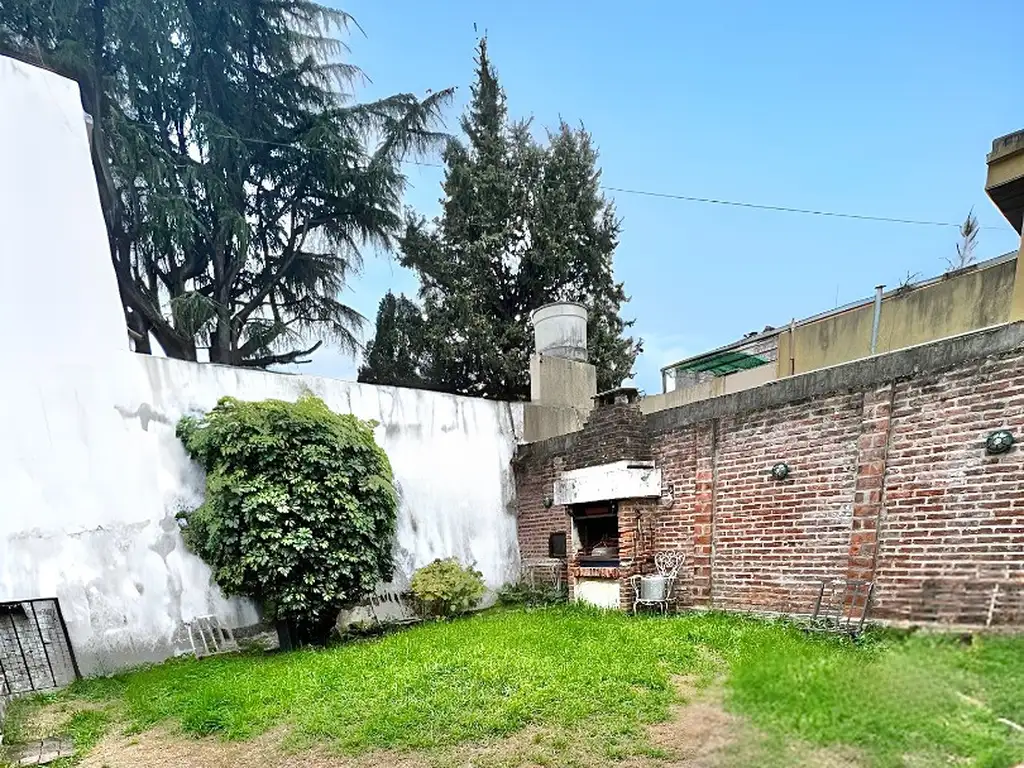 Casa con Jardin y Terraza